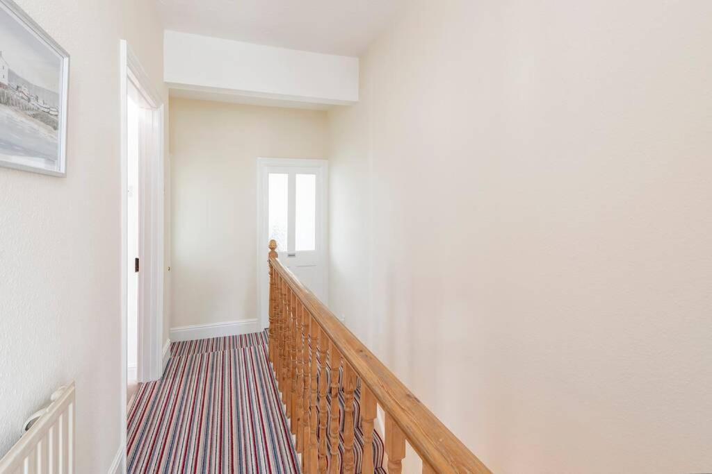 Spacious House - 2 Double Rooms - Street Parking - Garden Μπαθ Εξωτερικό φωτογραφία